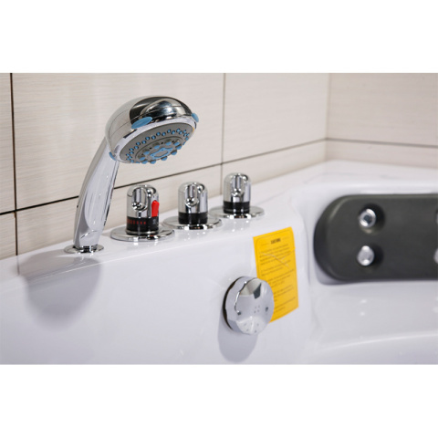 WANNA Z HYDROMASAŻEM TIGA 604 BIAŁA 152x152 CM WANNA Z HYDROMASAŻEM TIGA 604 BIAŁA 152x152 CM