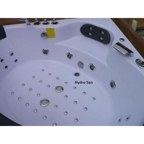 WANNA Z HYDROMASAŻEM TIGA 604H BIAŁA 152x152 CM WANNA Z HYDROMASAŻEM TIGA 604H BIAŁA 152x152 CM