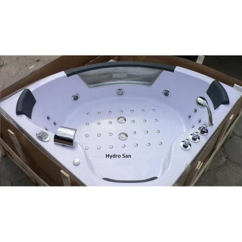 WANNA Z HYDROMASAŻEM TIGA 604H BIAŁA 152x152 CM WANNA Z HYDROMASAŻEM TIGA 604H BIAŁA 152x152 CM