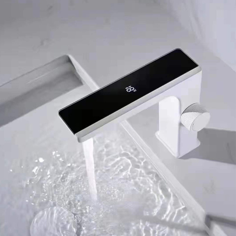 BATERIA UMYWALKOWA ŁAZIENKOWA F11-WH-BL BIAŁO/CZARNA LCD BATERIA UMYWALKOWA ŁAZIENKOWA F11-WH-BL BIAŁO/CZARNA LCD