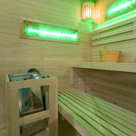 SAUNA FIŃSKA WYSOKOTEMPERATUROWA Z PIECEM LARK4/HARVIA 6KW 4-5 OSOBOWA 150x150 CM SAUNA FIŃSKA WYSOKOTEMPERATUROWA Z PIECEM LARK4/HARVIA 6KW 4-5 OSOBOWA 150x150 CM