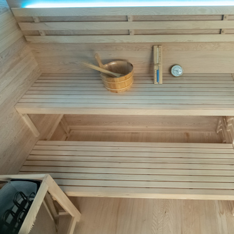 SAUNA FIŃSKA WYSOKOTEMPERATUROWA Z PIECEM LARK5/HARVIA 6KW 4-5 OSOBOWA 180x160 CM